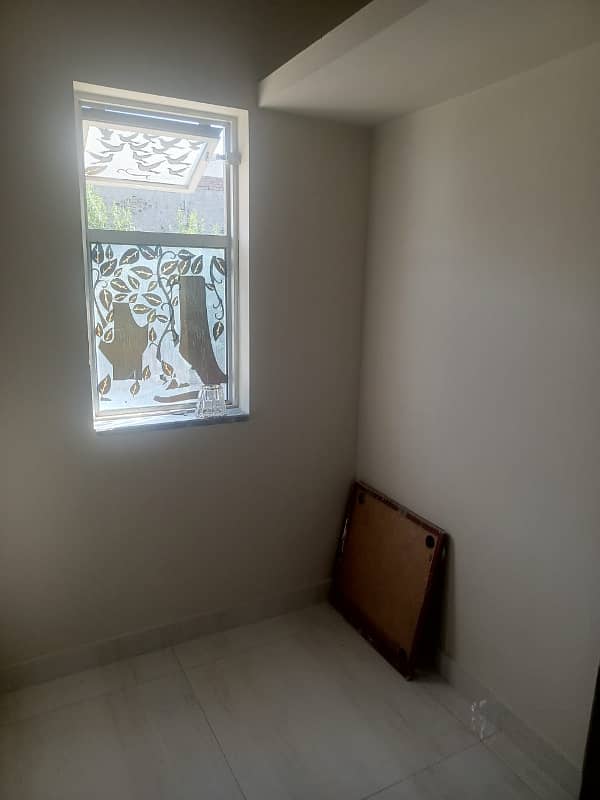 05 MARLA DESIGNER LUXURY SLIGHTLY USED BEAUTIFUL BUNGALOW AVAILABLE FOR RENT 3