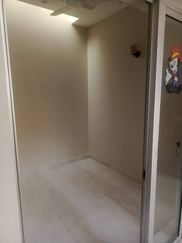 05 MARLA DESIGNER LUXURY SLIGHTLY USED BEAUTIFUL BUNGALOW AVAILABLE FOR RENT 4