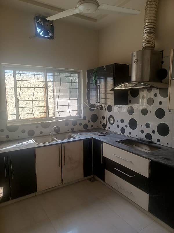 05 MARLA DESIGNER LUXURY SLIGHTLY USED BEAUTIFUL BUNGALOW AVAILABLE FOR RENT 10