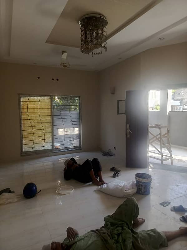 05 MARLA DESIGNER LUXURY SLIGHTLY USED BEAUTIFUL BUNGALOW AVAILABLE FOR RENT 15