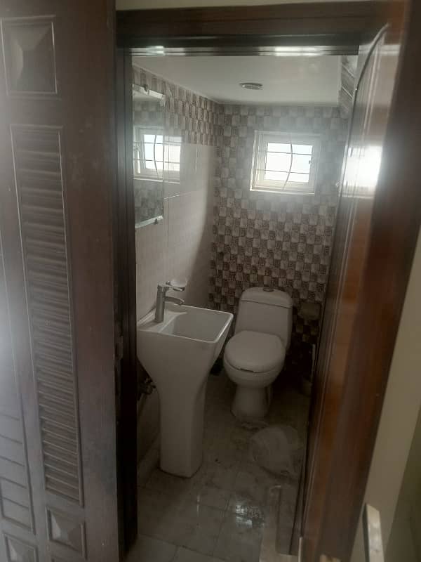 05 MARLA DESIGNER LUXURY SLIGHTLY USED BEAUTIFUL BUNGALOW AVAILABLE FOR RENT 16