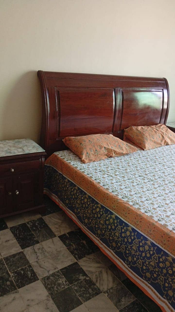 New slightly used wooden Bed with side Table 0