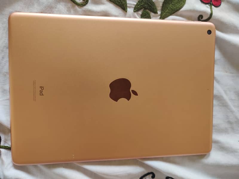 I pad 8 generation 32 gb 1