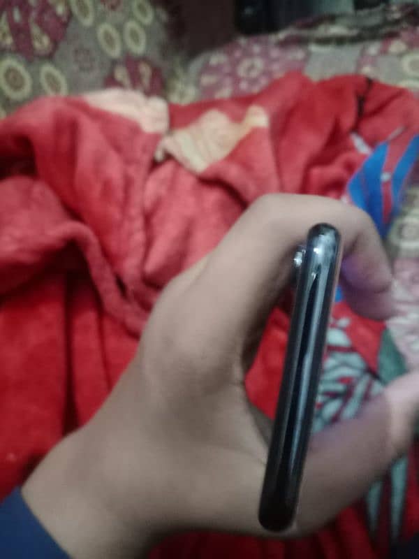 iphone x 10/10 condition 2