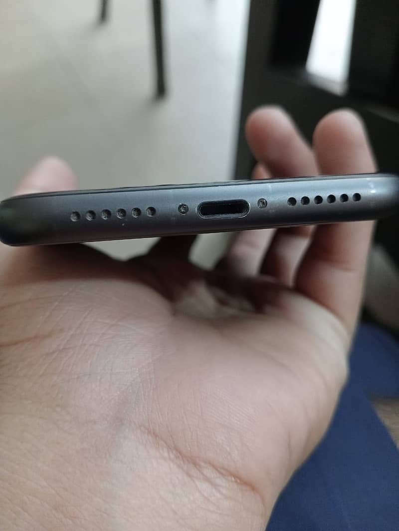 iPhone 11 5