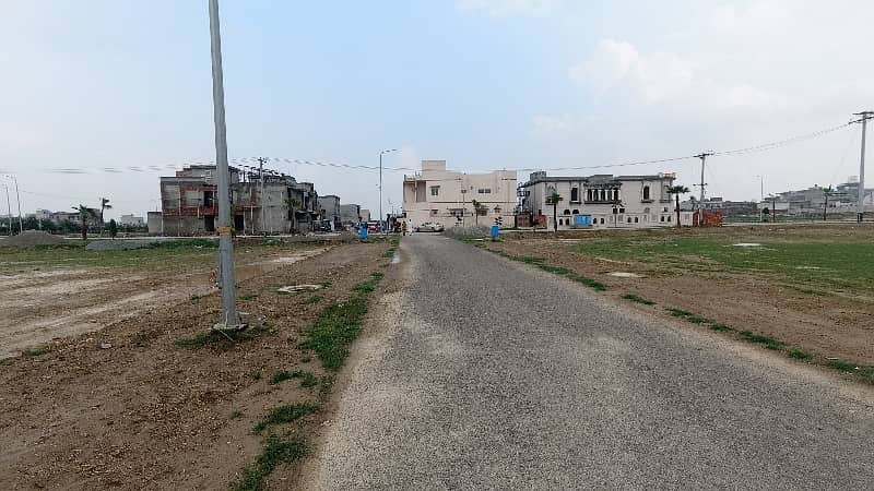10 Marla Plot For Sale 2