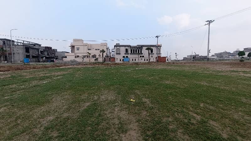 10 Marla Plot For Sale 13