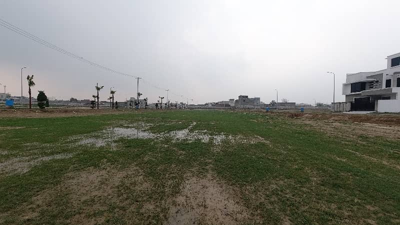 10 Marla Plot For Sale 15