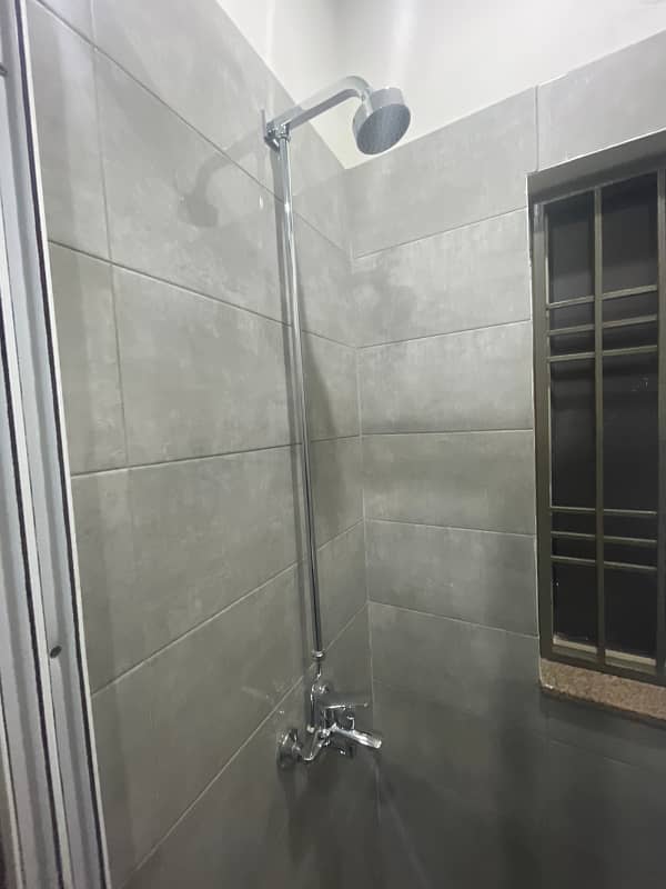 A Studio Apartment Of 355 Sq Ft Available For Rent 1