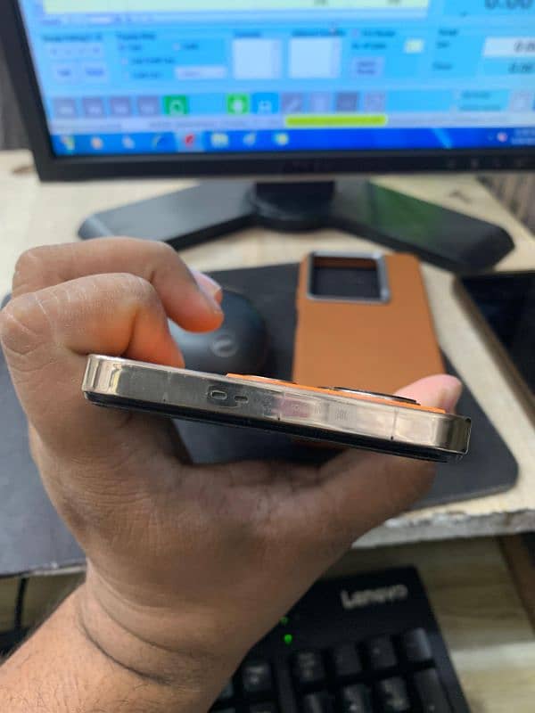 INFINIX NOTE 30 4