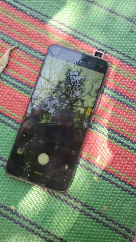 vivo v15 with popup selfie camera 1