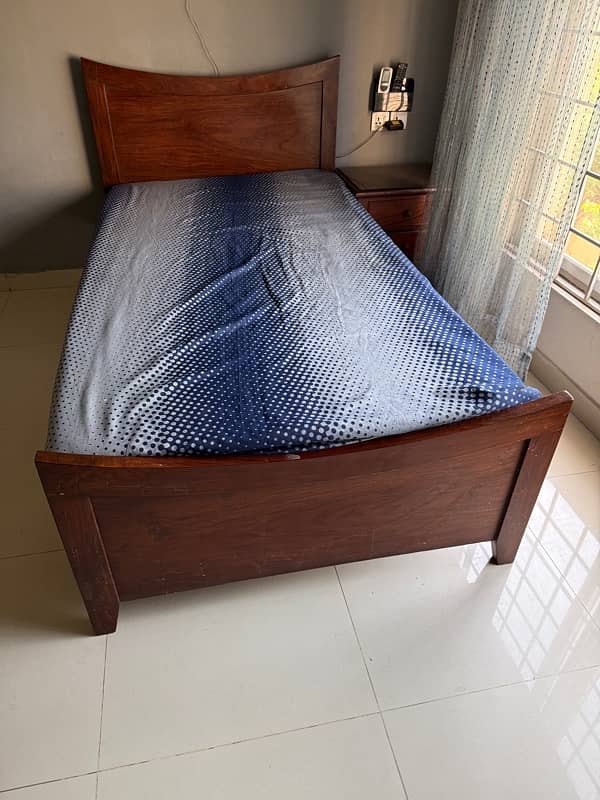pure sheesham 2 single beds with side table 0