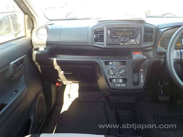 Daihatsu Mira L 2023 9