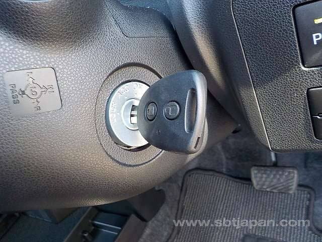 Daihatsu Mira L 2023 11