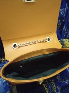 Handbag.