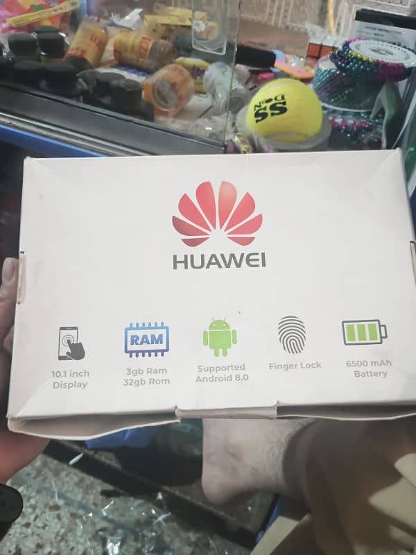 Huawei MediaPad T3 10   Model 2/16GB  sa screen pay line bhi hai 3