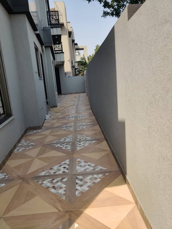 11MARLA BRAND NEW HOUSE FOR RENT CENTRAL BLOCK FIRST ENTRY VISIT ANY TIME MORE DETAILS CONTACT ME 19