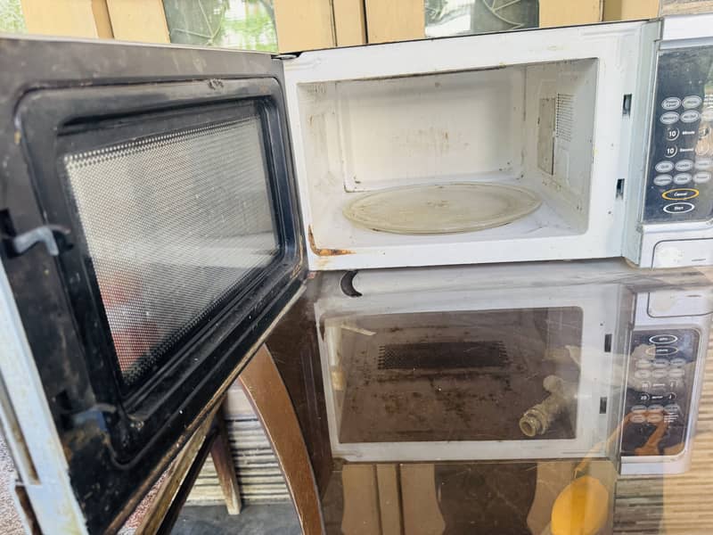 Big Size Microwave Oven 1
