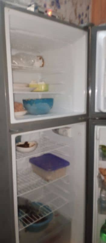 Haier Fridge/Refrigerator Large Size 8