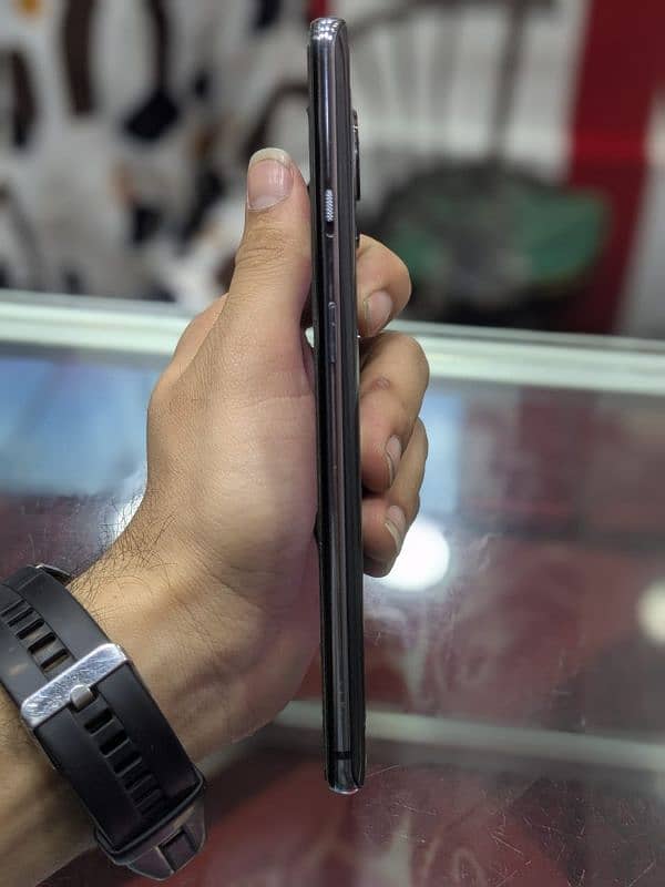OnePlus 7T   Dual Sim  8 / 128 GB 4