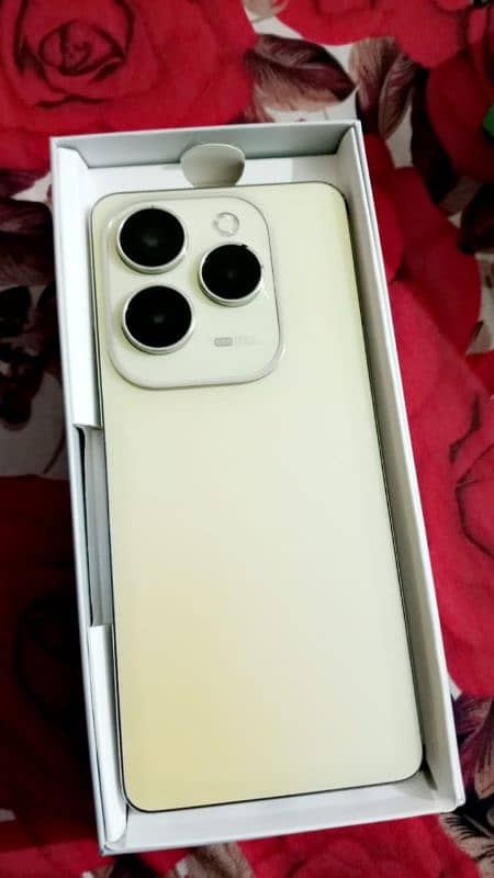 Infinix hot 40 pro A one mobile hy 10/10 8/256 8