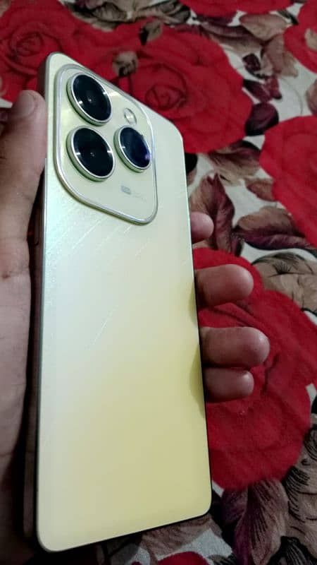 Infinix hot 40 pro A one mobile hy 10/10 8/256 9