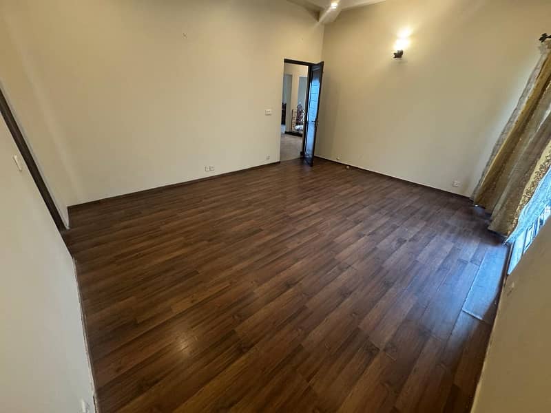 01 KANAL VERY BEAUTIFUL UPPER PORTION AVAILABLE FOR RENT WITH DRAWING ROOM 0