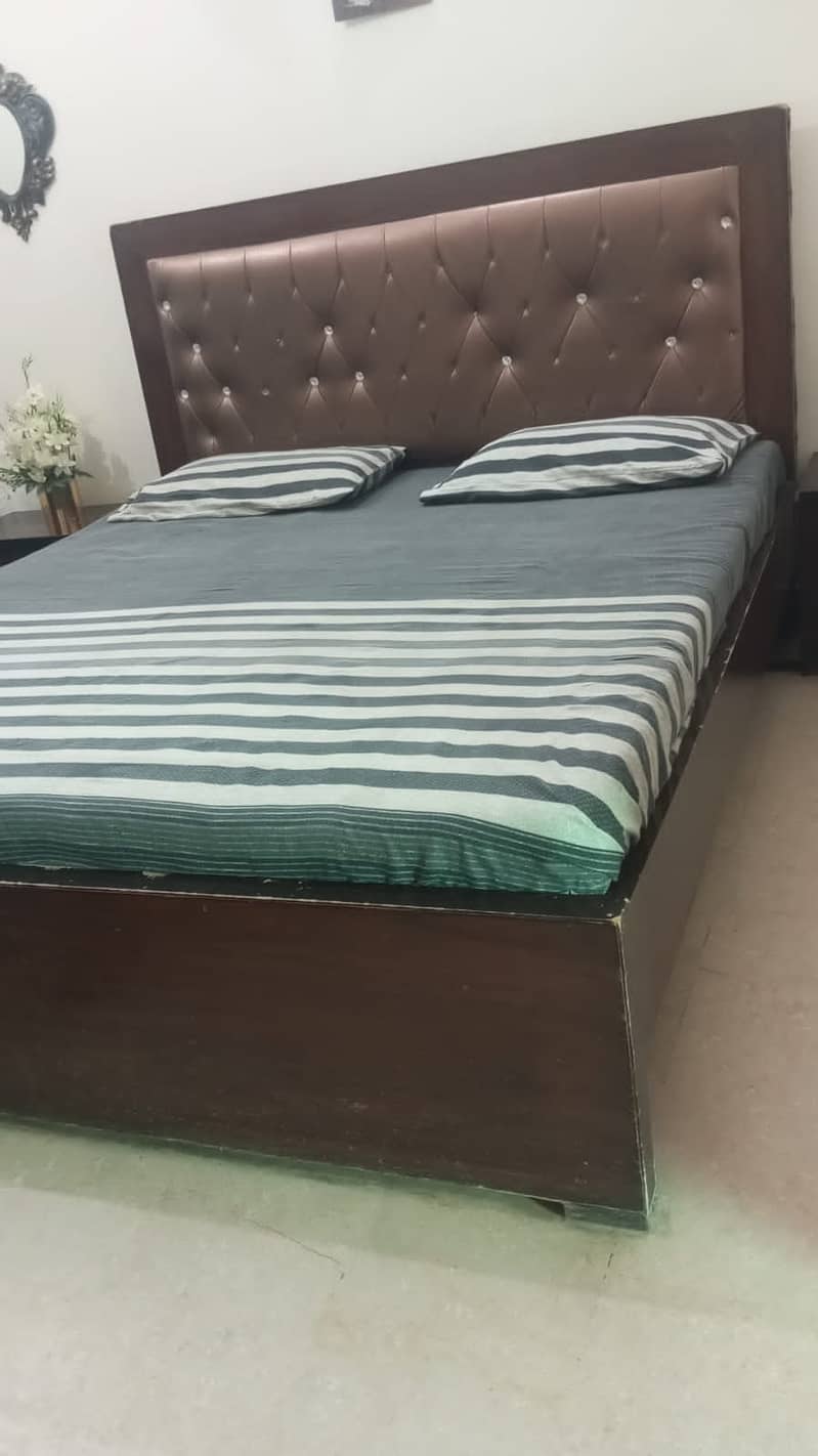 King Size Bed with Side table with Dressing Table 0
