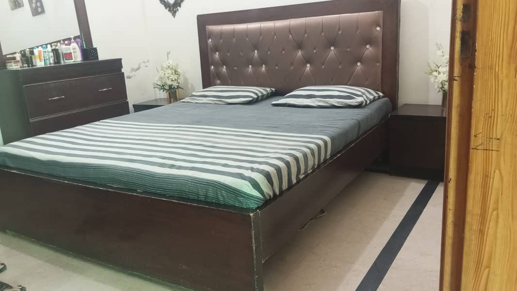 King Size Bed with Side table with Dressing Table 1