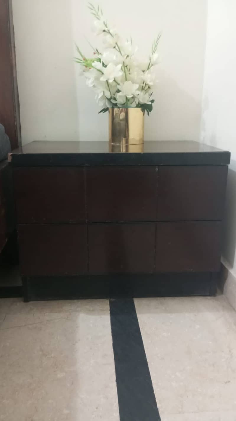 King Size Bed with Side table with Dressing Table 2