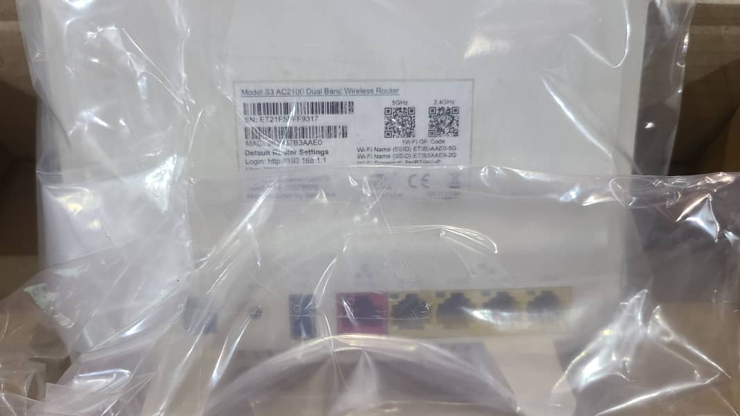 Etisalat S3 AC 2100 Dual Band Wireless Gigabit Router (Renewed) 5