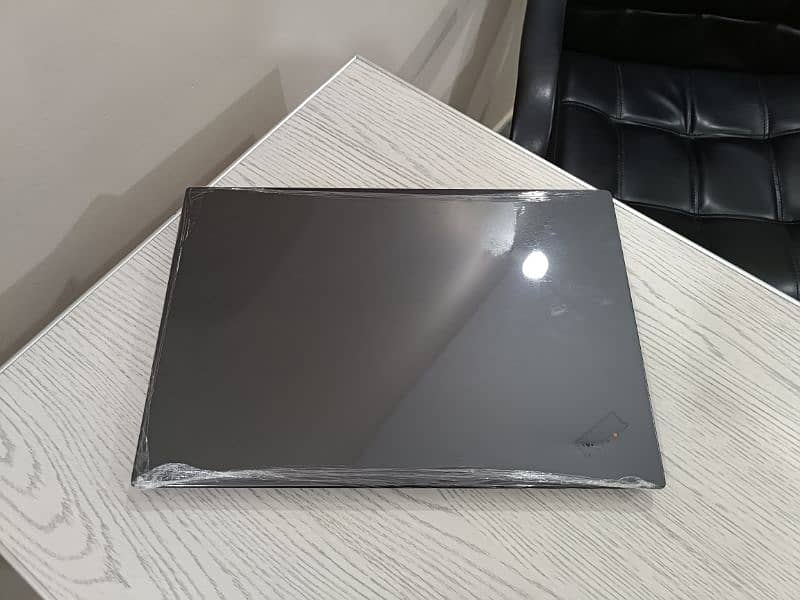 Lenovo Thinkpad P1 core i7 10th gen (i7-10850h) hexacore 15.6 1080p 0