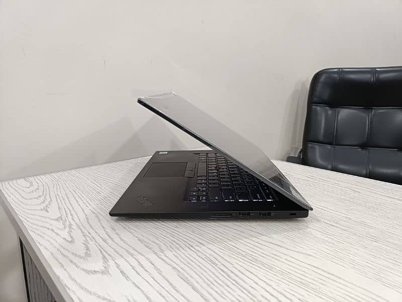 Lenovo Thinkpad P1 core i7 10th gen (i7-10850h) hexacore 15.6 1080p 8
