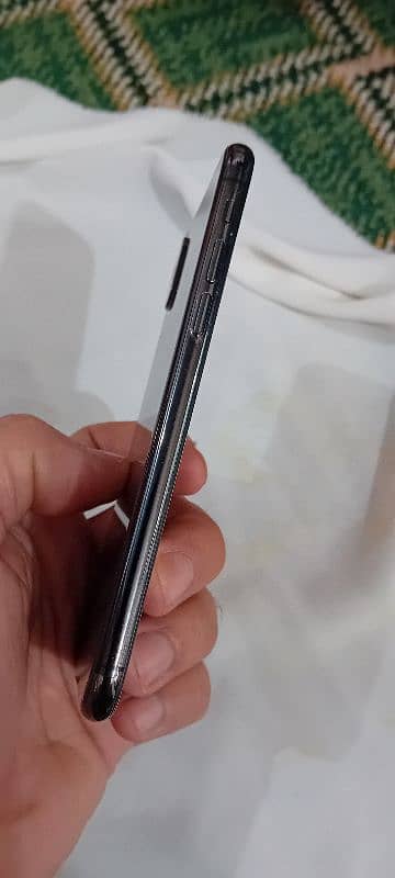 ** iPhone X 64GB – Urgent Sale! Only ₨30,000!** 2