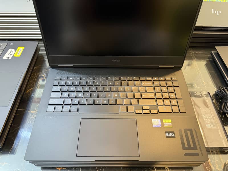 HP Omen 16 Core i9 13900HX 13th Gen 32CPUs RTX 4060 8GB 2K 240Hz 7