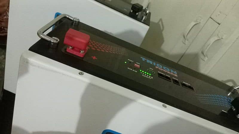 lithium batteries available 51.2v-100ah 1