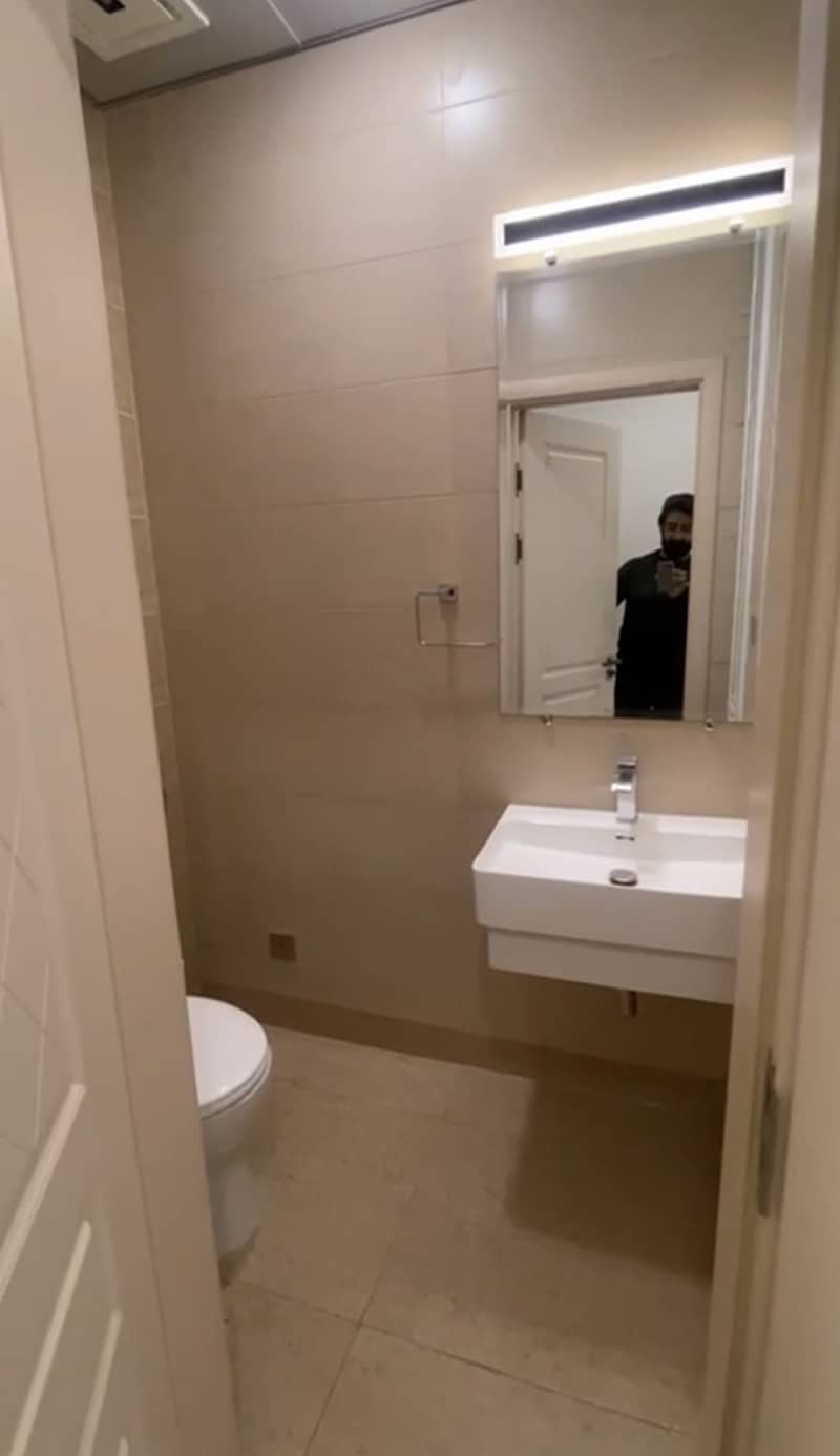 GULBERG ISLAMABAD LAKE VIEW APARTMENTS Available On Easy Installments READY TO MOVE 20