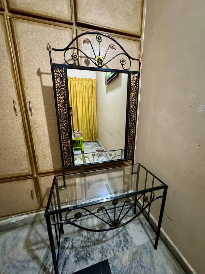 Dressing Table 0