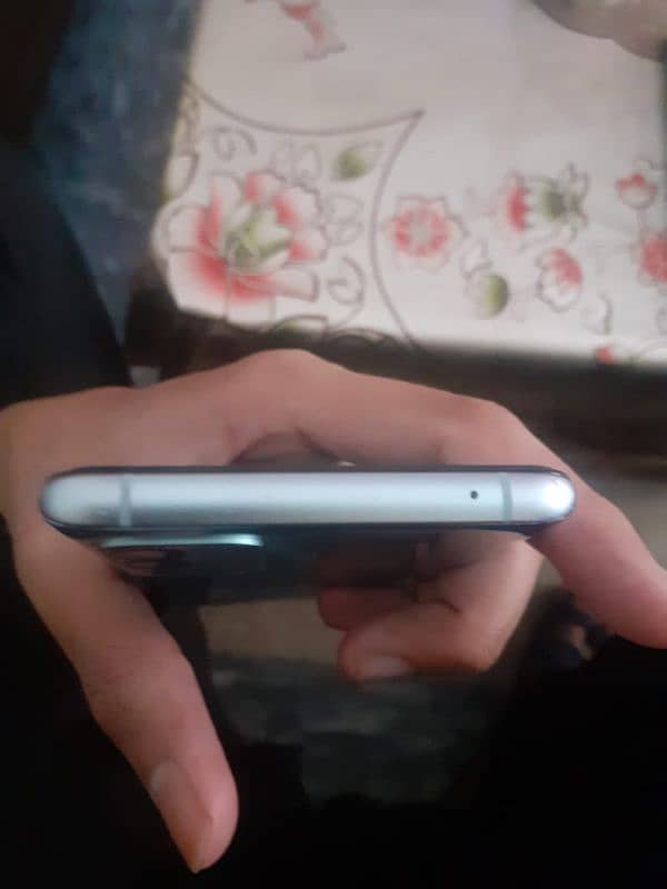 One Plus 9r 5
