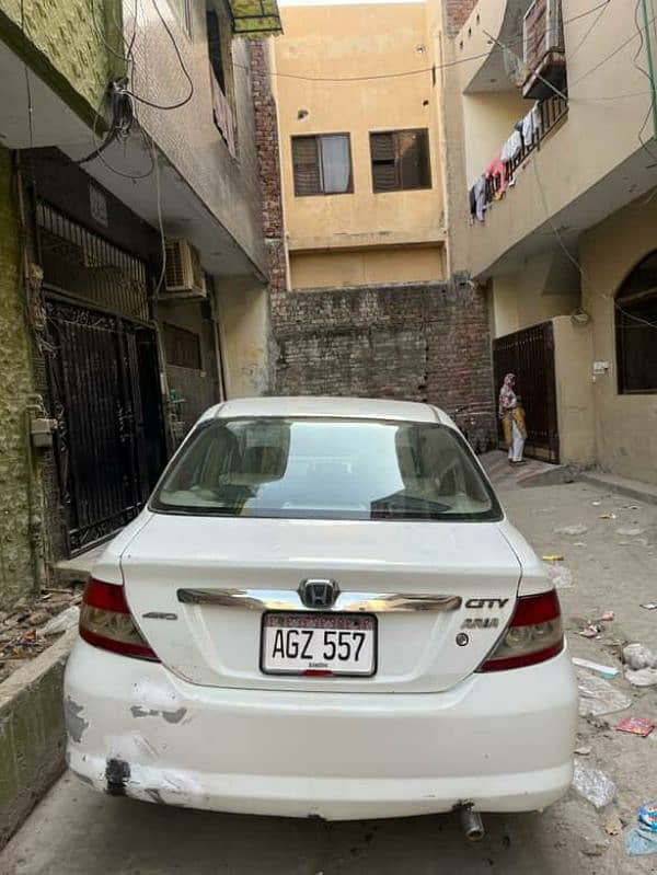 Honda City 2004 fully automatic version petrol average of 19 to 20km 5