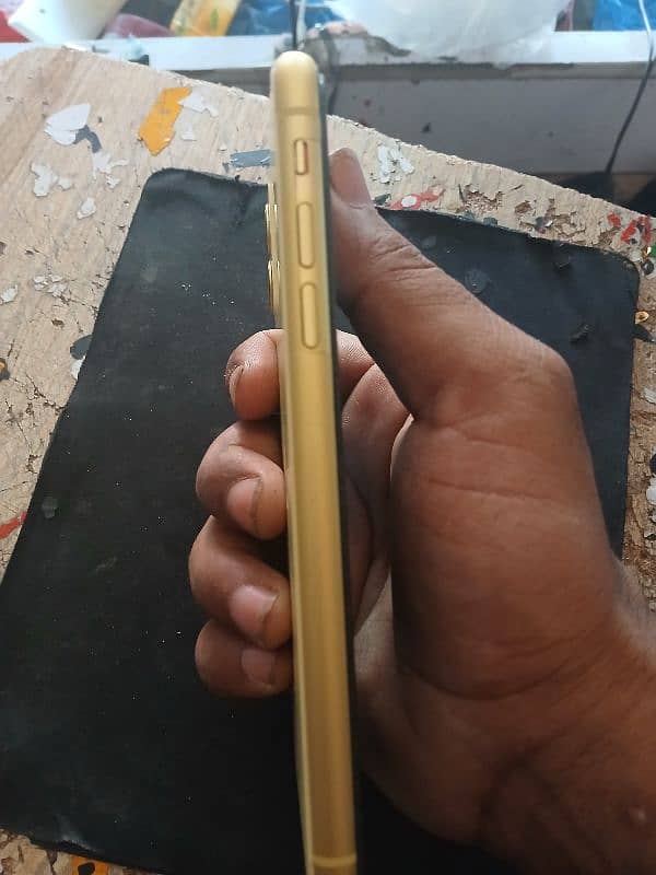 Iphone 11  pta proved 128gb 4