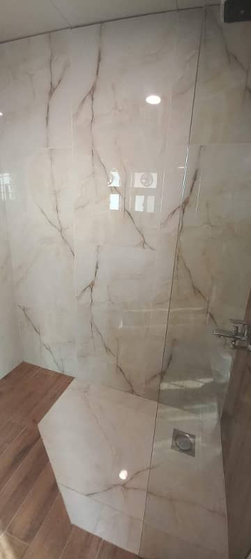 Slightly Used 13.5 Marla 4 Bedrooms Apartment Available For Rent In Sector-D Askari 11 Lahore 2