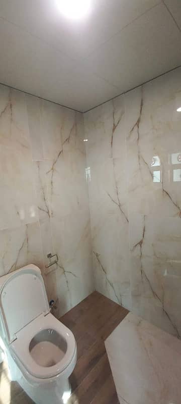 Slightly Used 13.5 Marla 4 Bedrooms Apartment Available For Rent In Sector-D Askari 11 Lahore 3