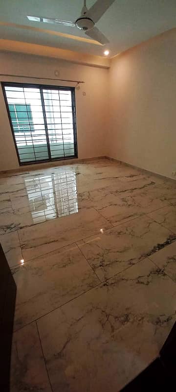 Slightly Used 13.5 Marla 4 Bedrooms Apartment Available For Rent In Sector-D Askari 11 Lahore 5