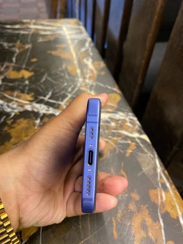 iPhone 16 128 gb jv (with box) 5