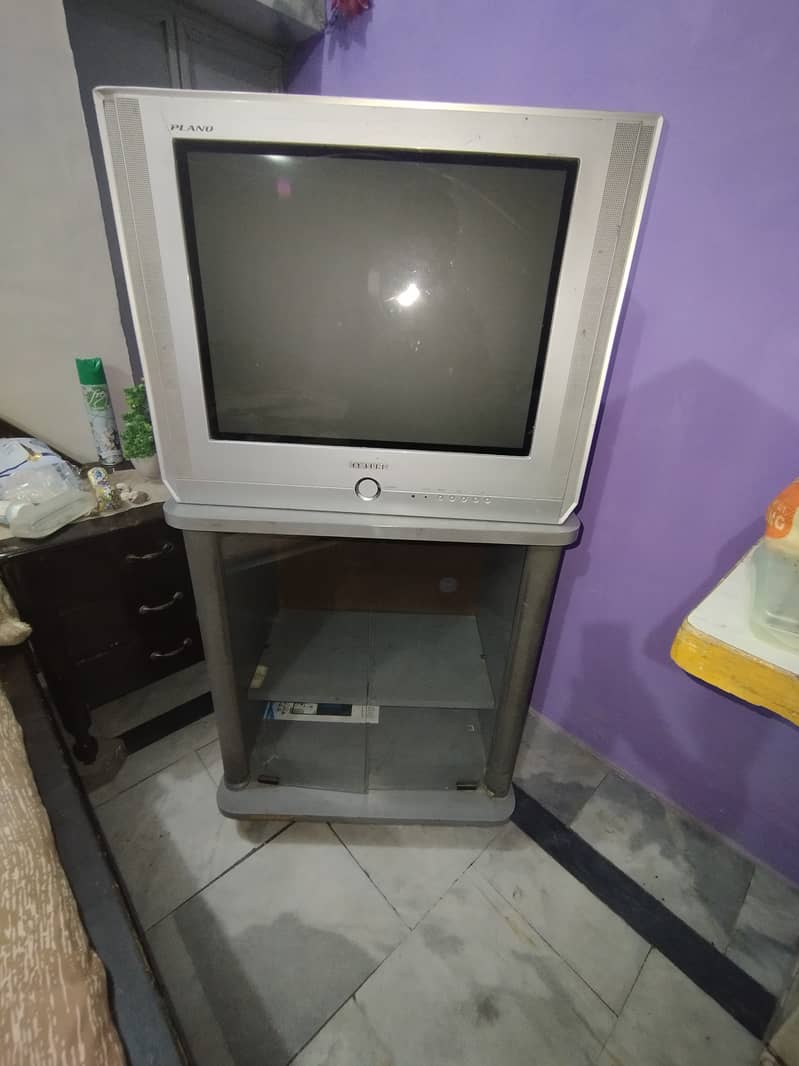 Samsung TV (Televisions) With Trolley good Condation 1