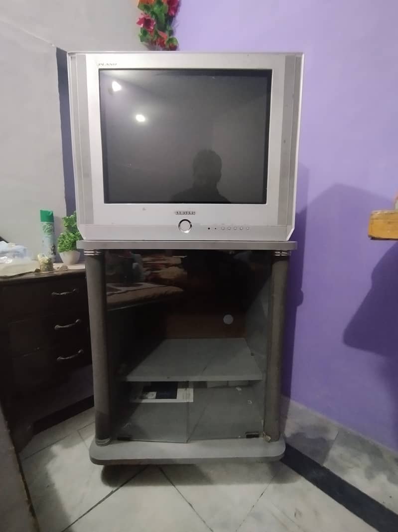 Samsung TV (Televisions) With Trolley good Condation 4