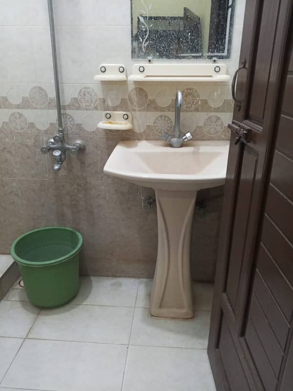 Room available for rent in h-13 Islamabad 4