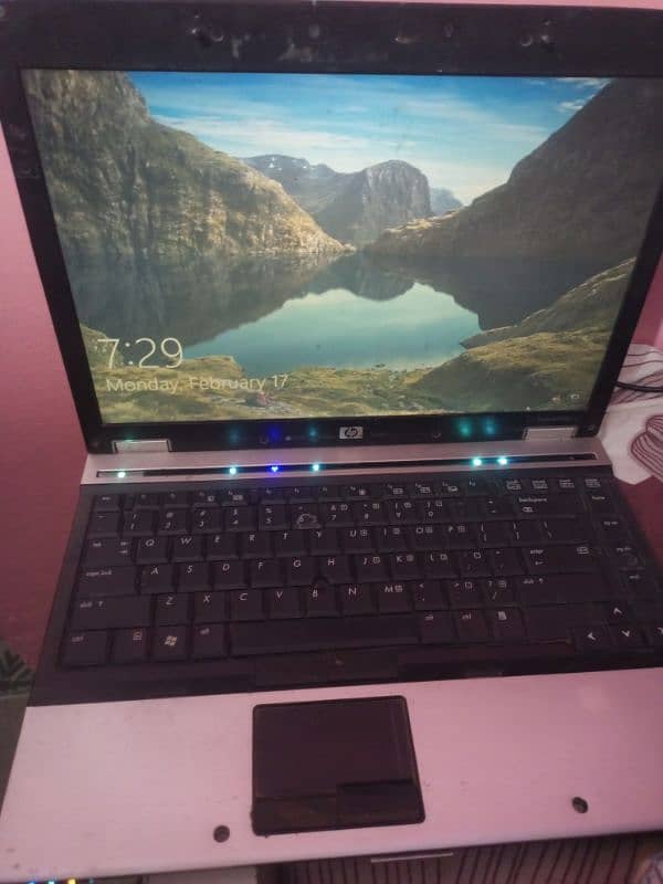 Laptop blkl ready h koi fald nh h 0