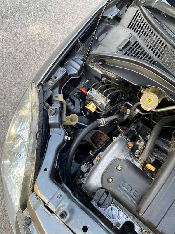 Suzuki Swift DLX 2011 Islamabad No genuine 8